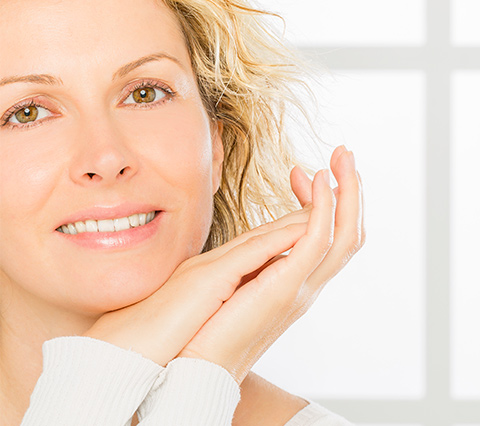 El mejor tratamiento de rejuvenecimiento facial en Bogotá para ti Mujer en tratamiento de rejuvenecimiento facial en Bogotá