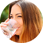 Toma mucha agua Mujer Agua Piel